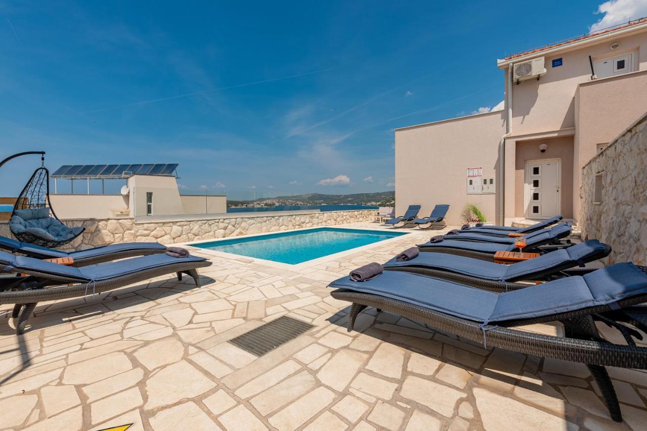 Villa Mona Apartments ราชานิ ภายนอก รูปภาพ