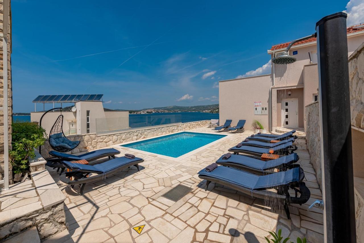 Villa Mona Apartments ราชานิ ภายนอก รูปภาพ