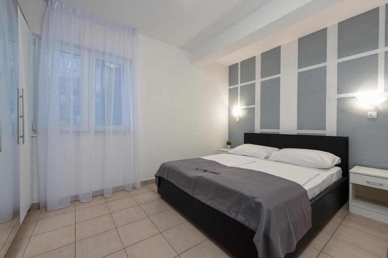 Villa Mona Apartments ราชานิ ภายนอก รูปภาพ
